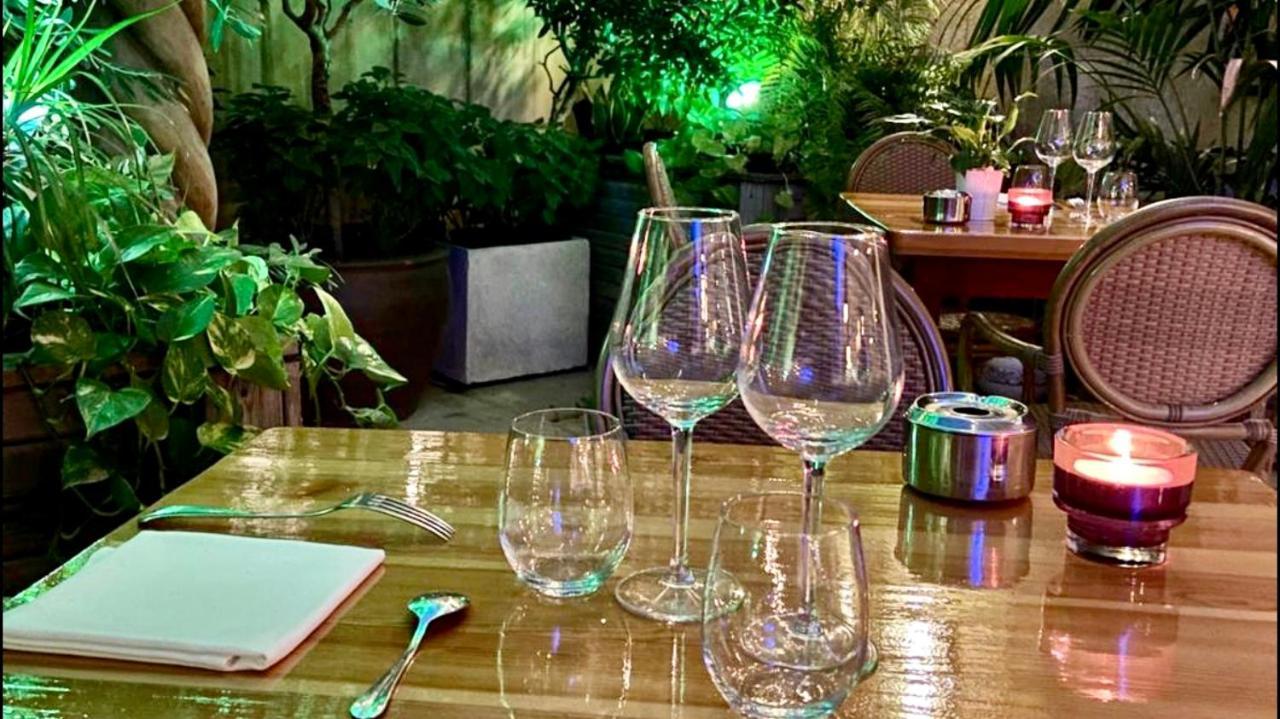 Hotel Calasanz Molins de Rei Ngoại thất bức ảnh