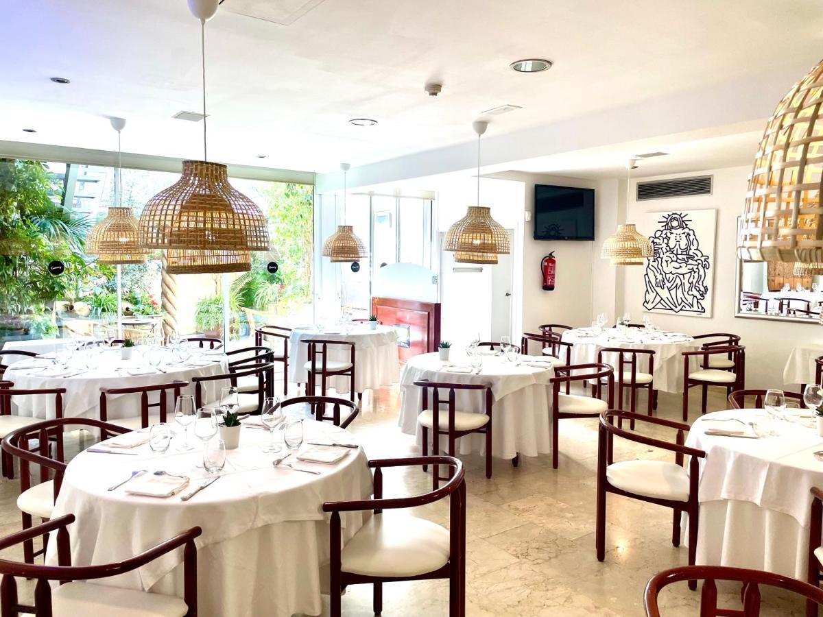 Hotel Calasanz Molins de Rei Ngoại thất bức ảnh