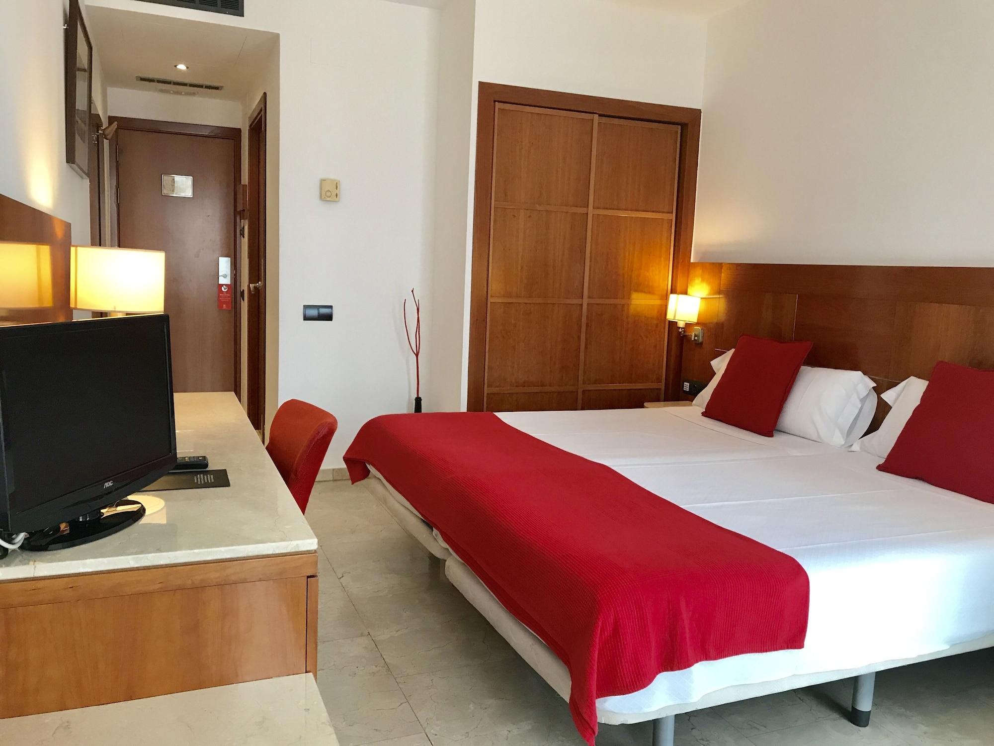Hotel Calasanz Molins de Rei Ngoại thất bức ảnh