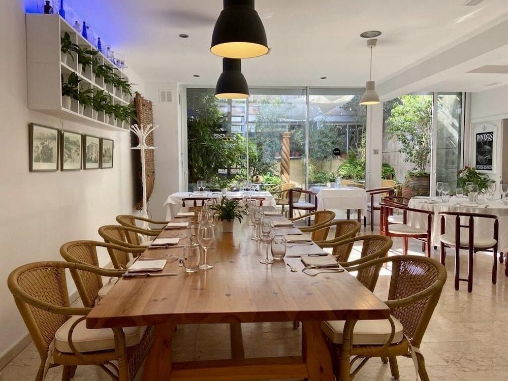 Hotel Calasanz Molins de Rei Ngoại thất bức ảnh