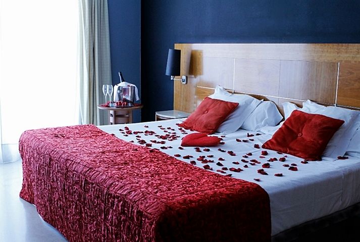 Hotel Calasanz Molins de Rei Ngoại thất bức ảnh