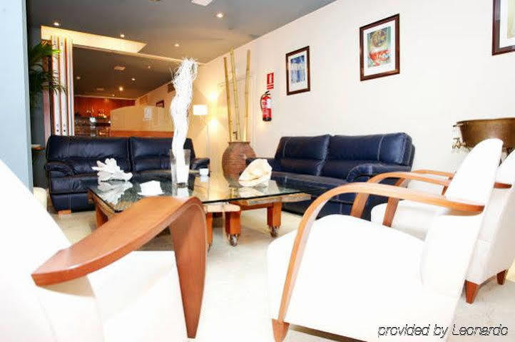 Hotel Calasanz Molins de Rei Ngoại thất bức ảnh