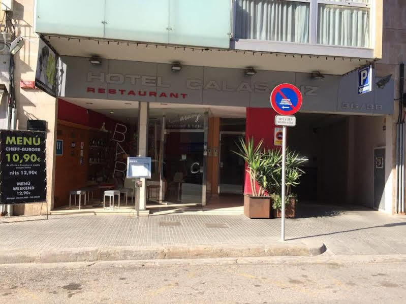 Hotel Calasanz Molins de Rei Ngoại thất bức ảnh